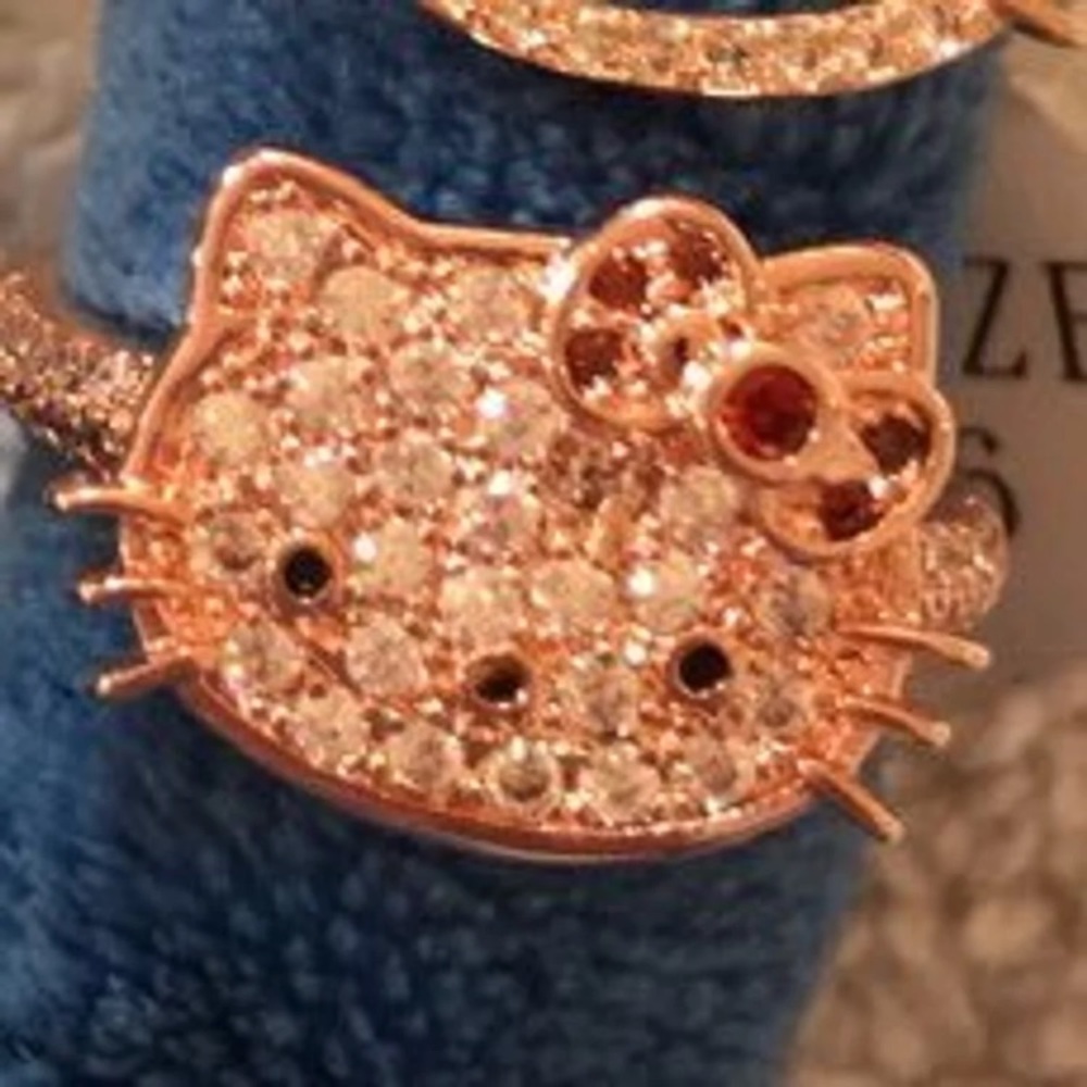 Hello Kitty Ring - Picture 2 of 2